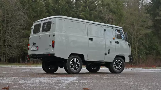 UAZ 3741 Cargo